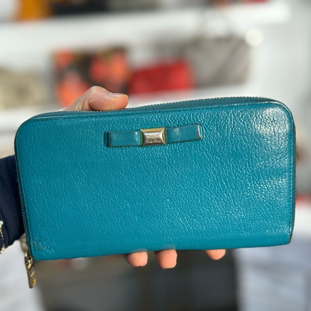 MIU MIU ZIP WAllet